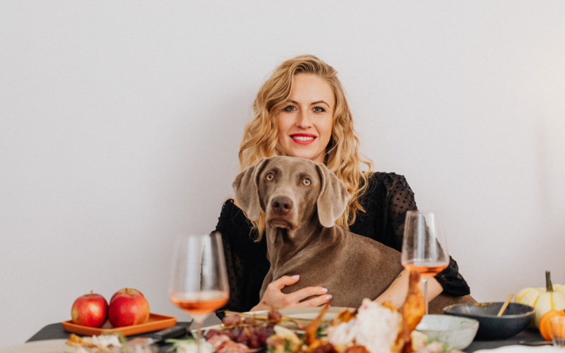 Festive Foods: What’s Safe and What’s Not for Pets During the Holidays